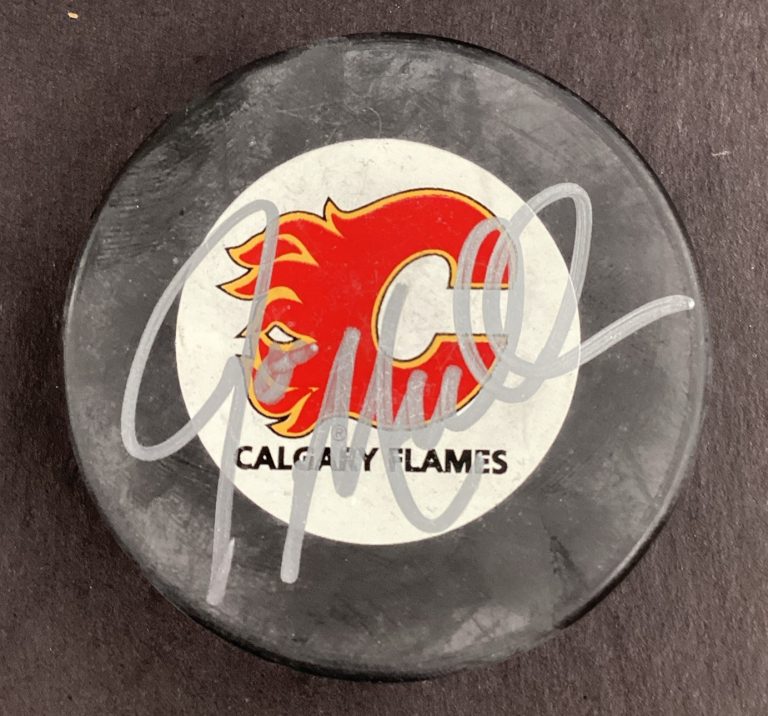 Joe Mullen Signed Hockey Puck NHL Calgary Flames HOF Autograph TPG