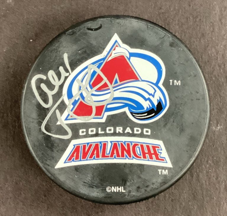Alex Tanguay Signed Hockey Puck NHL Colorado Avalanche Autograph TPG #2