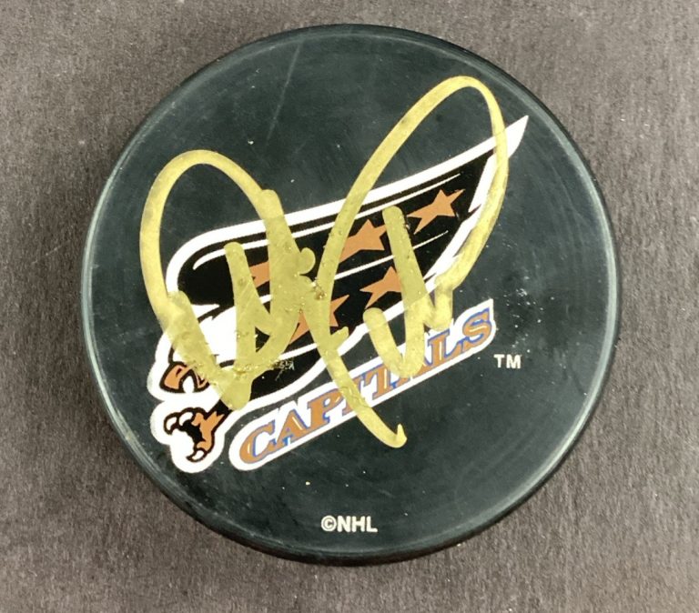 Dale Hunter Signed Hockey Puck NHL Washington Capitals Autograph TPG