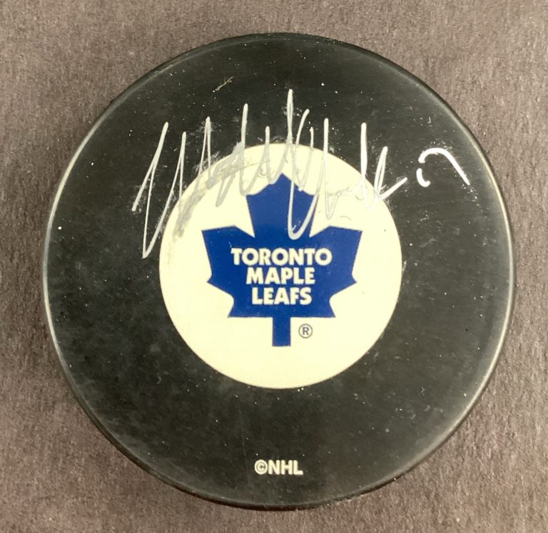 Wendel Clark Signed Hockey Puck NHL Toronto Maple Leafs Autograph TPG