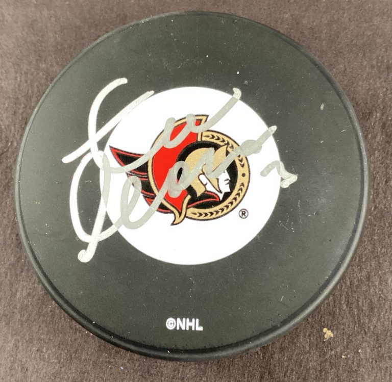 Zdeno Chara Signed Hockey Puck NHL Ottowa Senators Autograph TPG