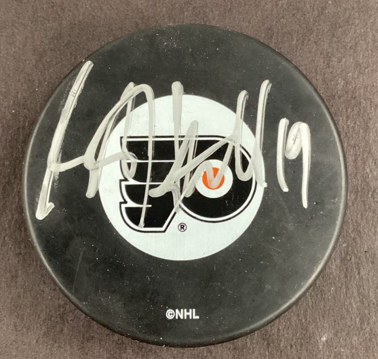 Scott Hartnell Signed Hockey Puck NHL Philadelphia Flyers Autograph TPG