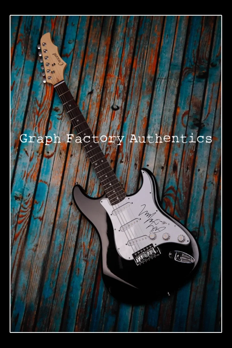 GFA Vincitore Grammy *ART GARFUNKEL* Chitarra Elettrica SSS Firmata AD1 COA