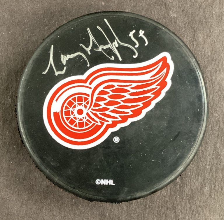 Larry Murphy Signed Hockey Puck NHL Detroit Red Wings Autograph TPG