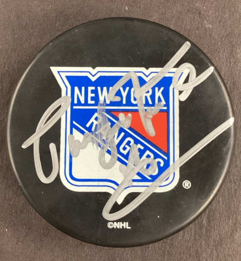 Pat LaFontaine Signed Hockey Puck NHL New York Rangers HOF Autograph TPG #1