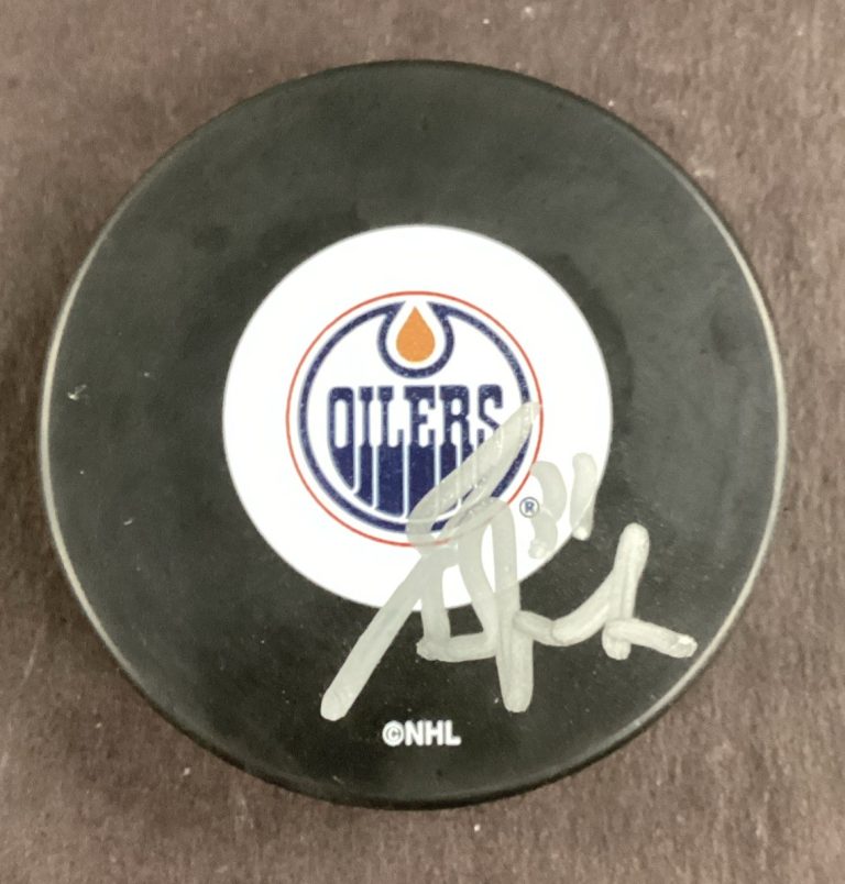 Grant Fuhr Signed Hockey Puck NHL Houston Oilers Autograph HOF TPG #2