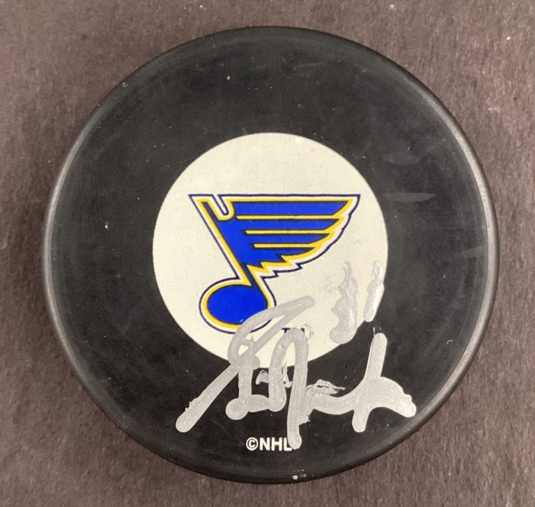 Grant Fuhr Signed Hockey Puck NHL St. Louis Blues HOF Autograph TPG