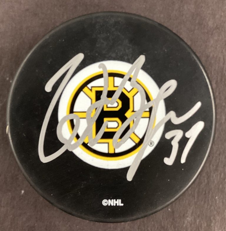 Patrice Bergeron Signed Hockey Puck NHL Boston Bruins Autograph JSA #2
