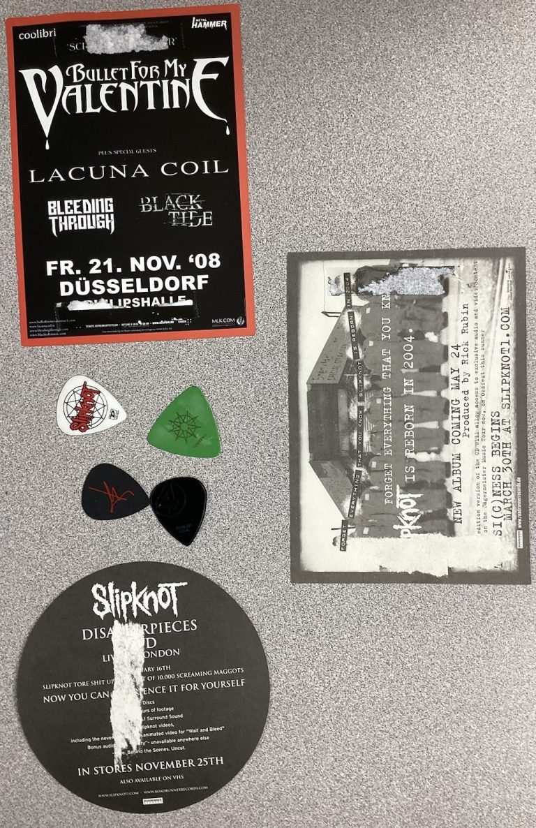 Slipknot Band Guitar Picks Lot of 4 & Band Music Ephemera Corey Taylor