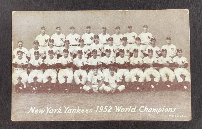 1948-56 Exhibits Team Set-Break #10 1952 New York Yankees Mickey Mantle