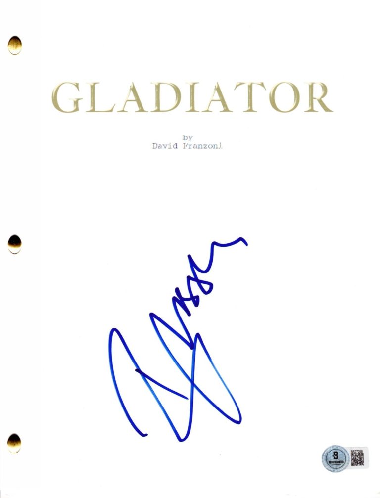 Russell Crowe Signed Gladiator Full Script Authentic Autograph Beckett