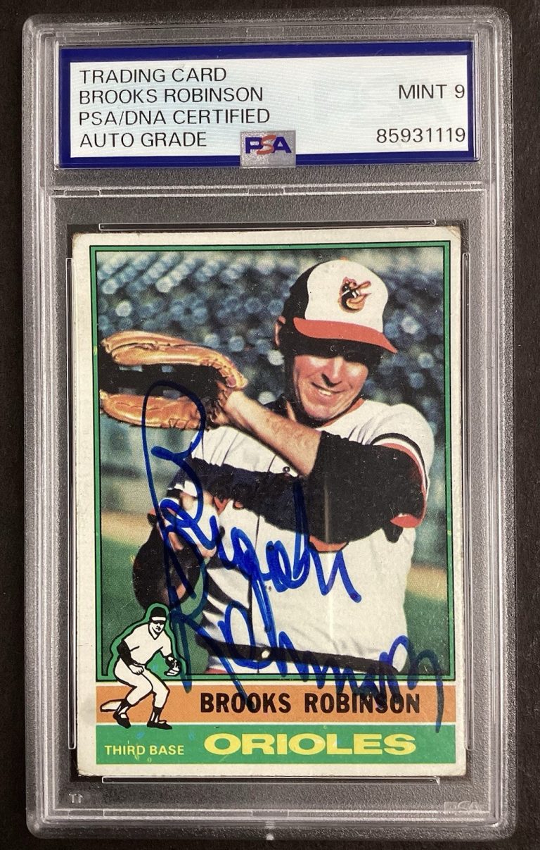 Brooks Robinson Signed 1976 Topps #95 Baseball Card Orioles HOF Auto PSA/DNA