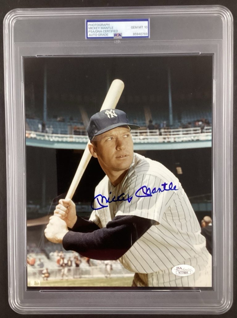 Mickey Mantle Signed Photo 8x10 Baseball Autograph Yankees HOF PSA/DNA Gem 10