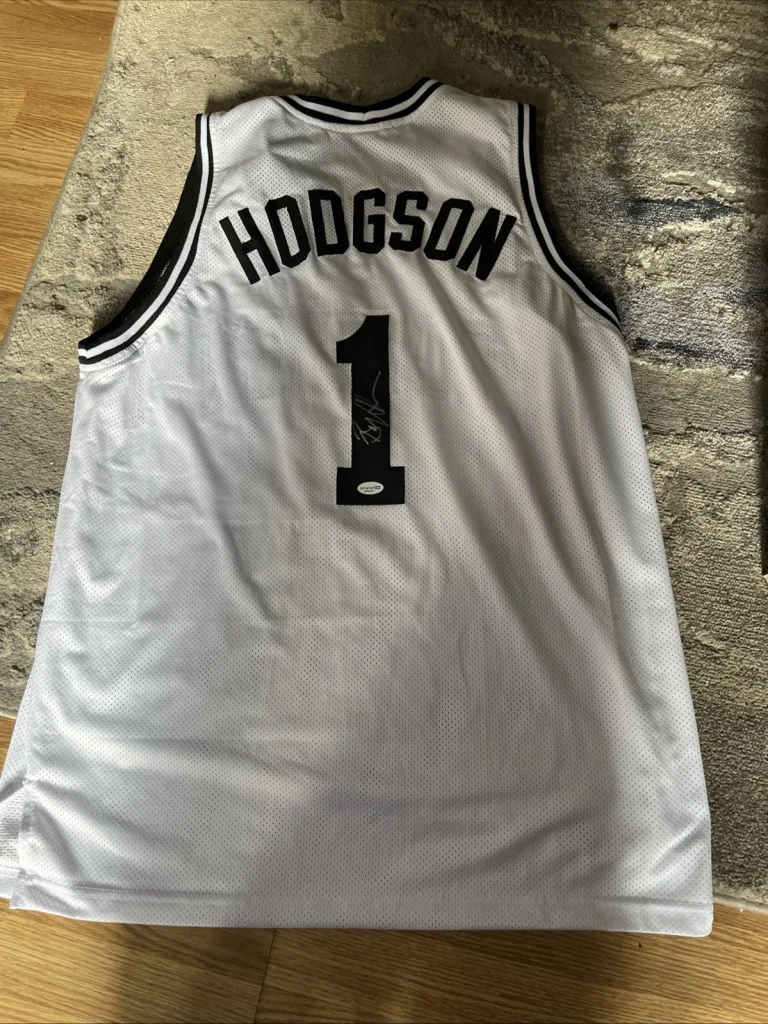 PROVIDENCE FRIARS-BRYAN HODGSON SIGNED AUTOGRAPHED JERSEY HEAD COACH ACOA COY