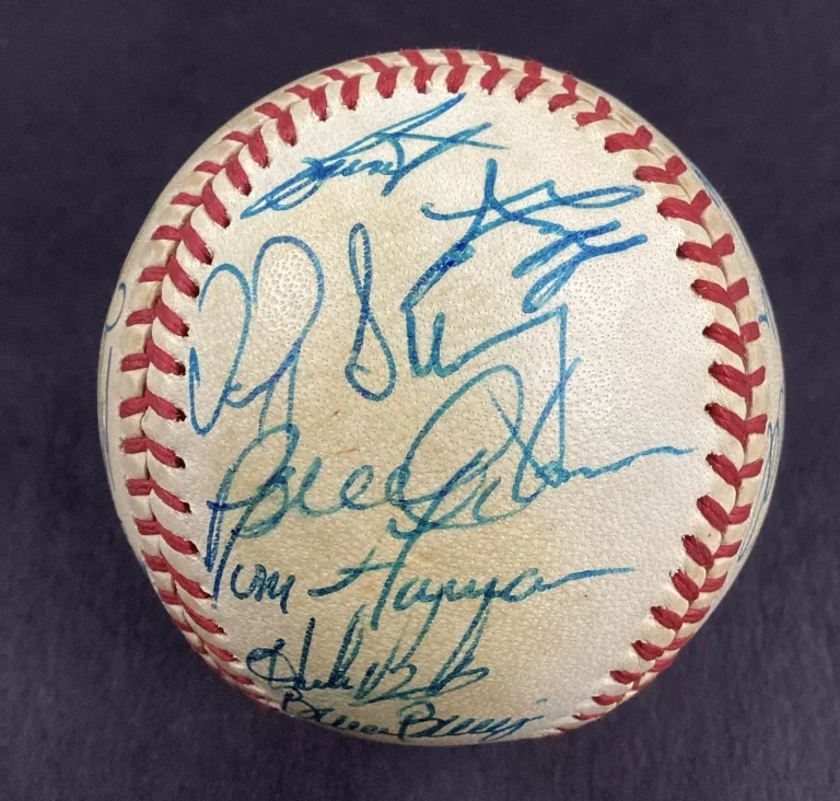 Darryl Strawberry Mookie Wilson Signed 1984 Mets Team Baseball +18 Autos TPG