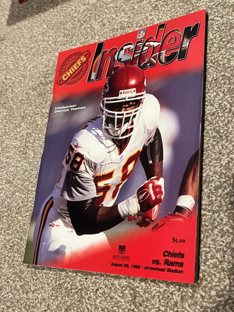 FOOTBALL PROGRAM KANSAS CITY CHIEFS ST LOUIS RAMS 8/28 1998 DERRICK THOMAS
