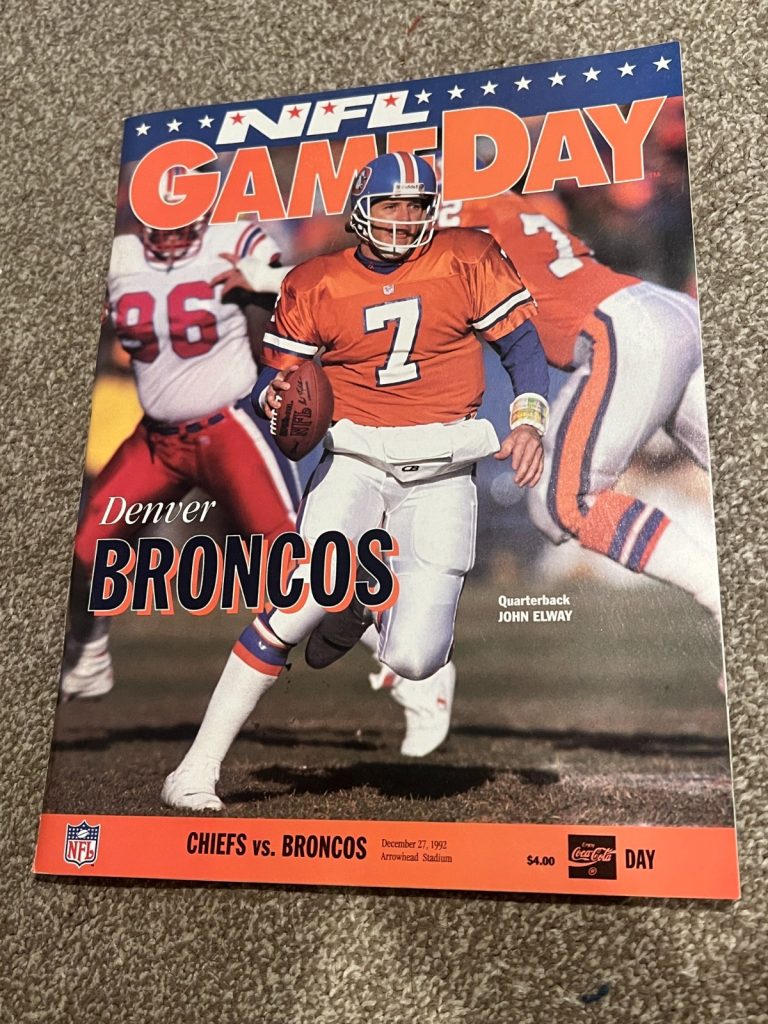 FOOTBALL PROGRAM KANSAS CITY CHIEFS DENVER BRONCOS JOHN ELWAY 12/27 1992