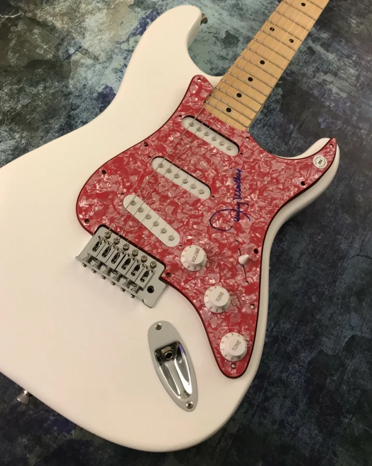 GFA Chances Are Singer * JOHNNY MATHIS * Chitarra Elettrica Firmata AD5 COA