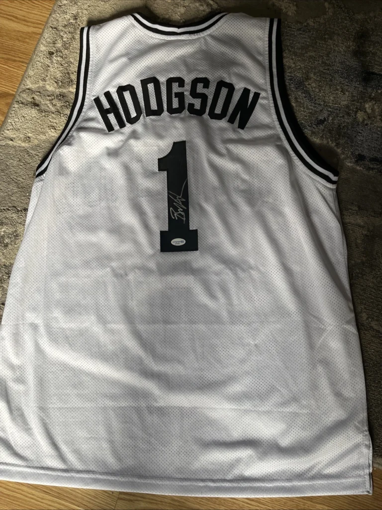 PROVIDENCE FRIARS-BRYAN HODGSON SIGNED AUTOGRAPHED JERSEY HEAD COACH ACOA COY