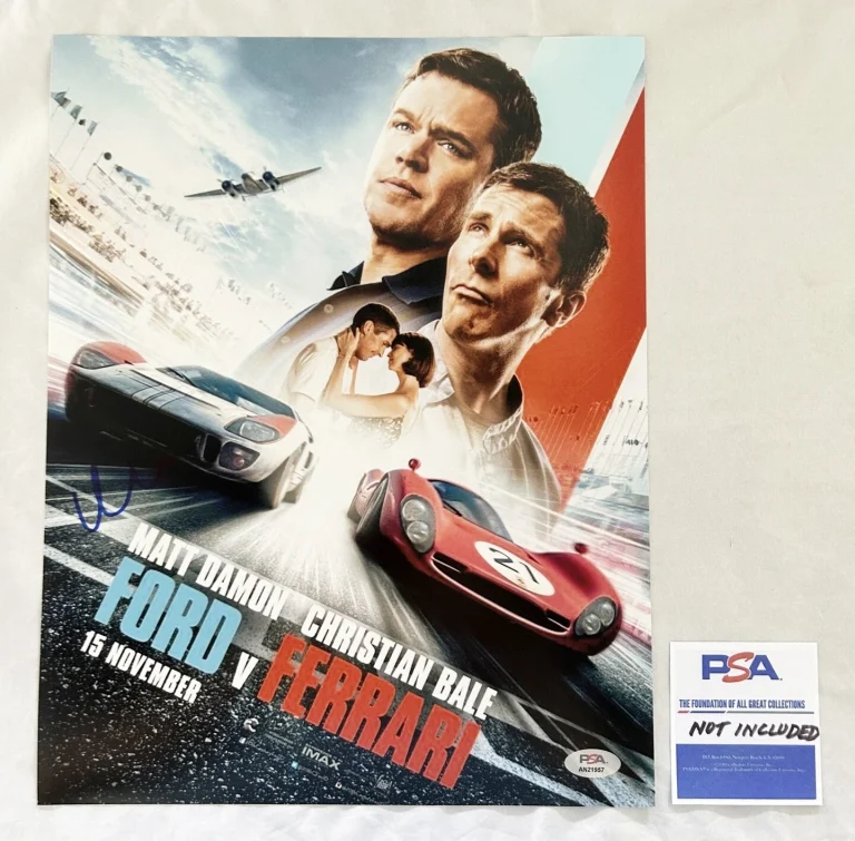 Matt Damon Signed 11x14 Photo PSA/DNA 4 COA
