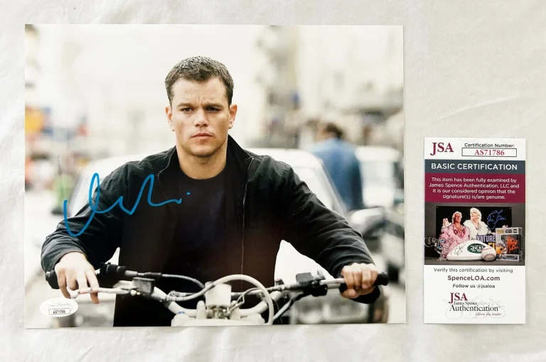 Matt Damon Signed 8x10 Photo JSA 10 COA