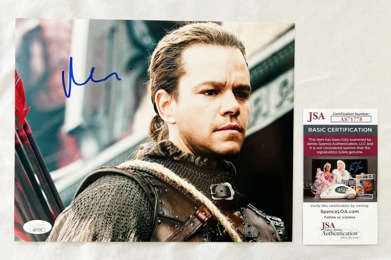 Matt Damon Signed 8x10 Photo JSA 2 COA