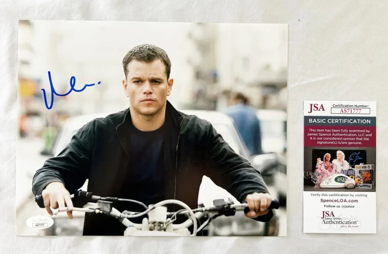 Matt Damon Signed 8x10 Photo JSA 1 COA