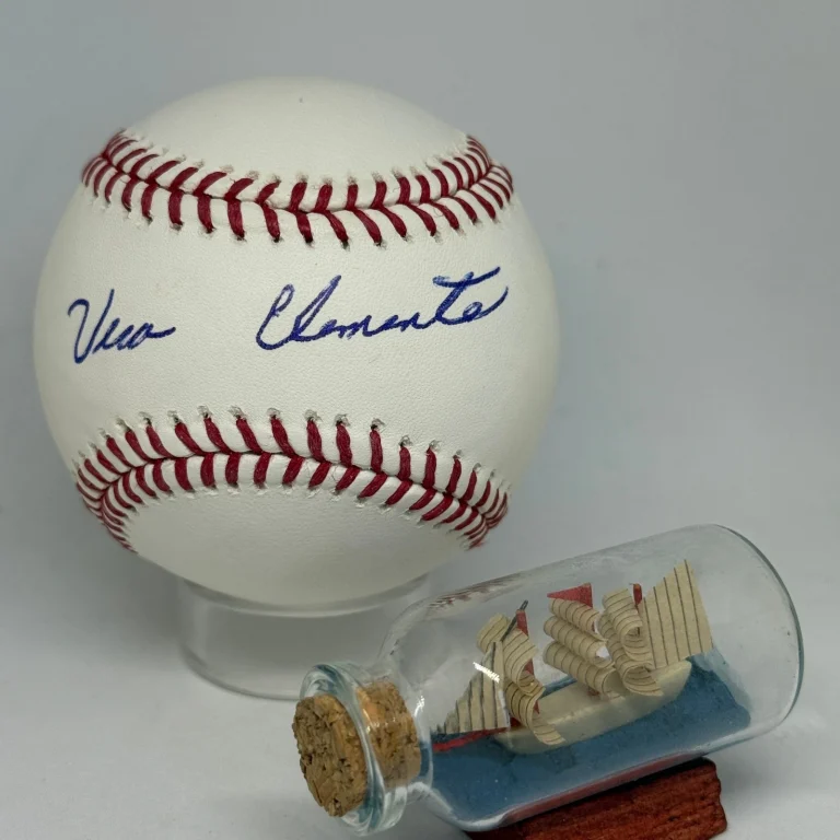 Vera Clemente signed Rawlings OML Baseball MLB HOLO Roberto's Wife Auto A4786