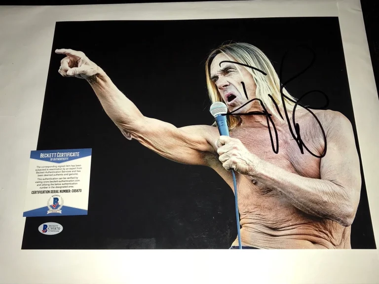 Iggy Pop Hand Signed 11x14 Photo Beckett BAS Cert