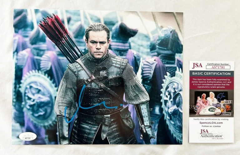 Matt Damon Signed 8x10 Photo JSA 5 COA