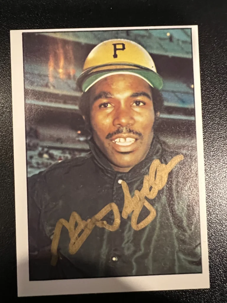 MANNY SANGUILLEN PITTSBURGH PIRATES  SIGNED 1975 SSPC CARD #571