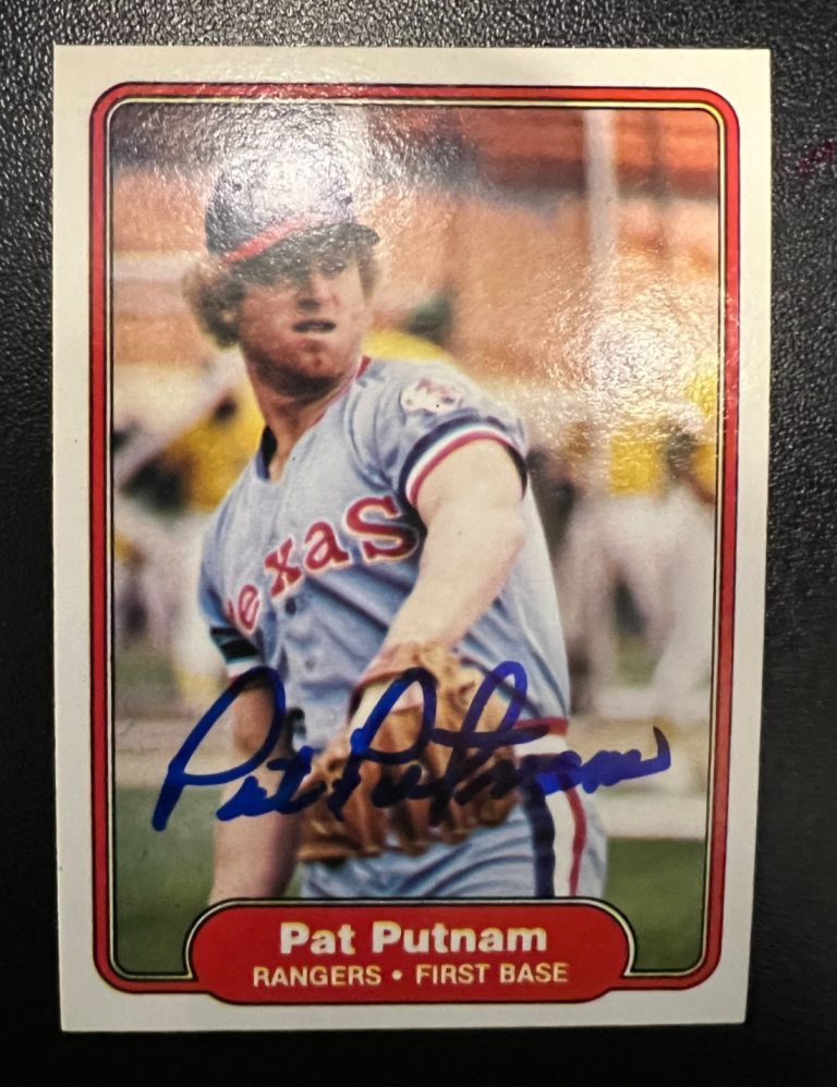 PAT PUTNAM TEXAS RANGERS  SIGNED 1982 FLEER CARD #327