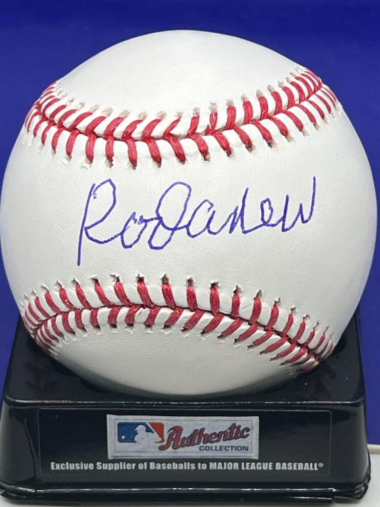 ROD CAREW MINNESOTA TWINS / CALIFORNIA ANGELS BECKETT AUTHEN SIGNED OML BASEBALL