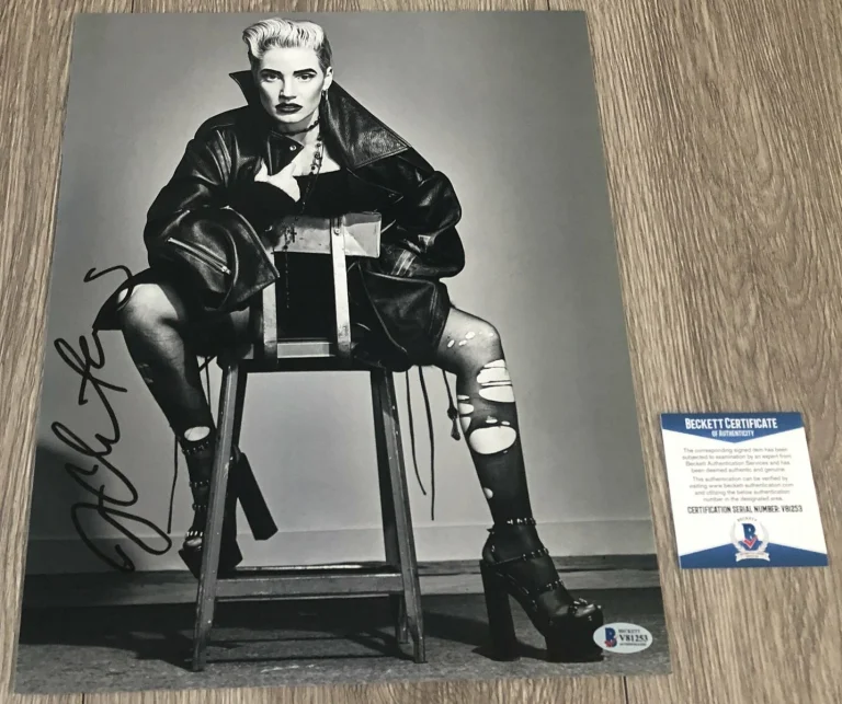 JESSICA CHASTAIN SIGNED THE MARTIAN 11x14 PHOTO w/EXACT PROOF & BECKETT BAS COA