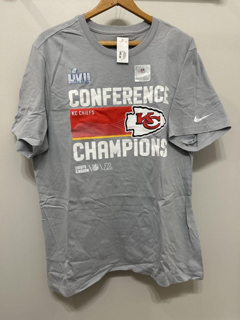 NIKE Trophy Collection KC Chiefs Super Bowl LVII Champions T-Shirt Size L Large