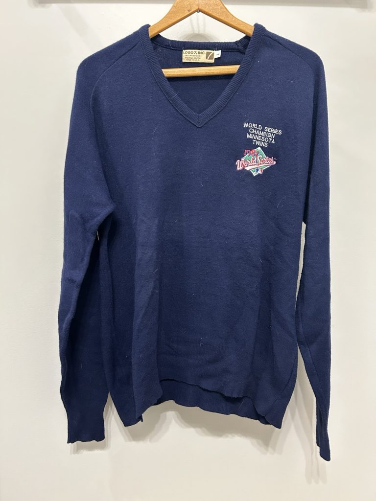 vintage 1987 world series champion minnesota twins sweater L rare puckett hrbek