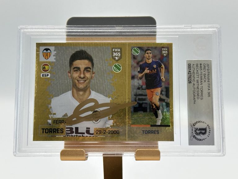 FERRAN TORRES #465 FIFA 365 2019 STICKER PANINI Autograph Beckett COA