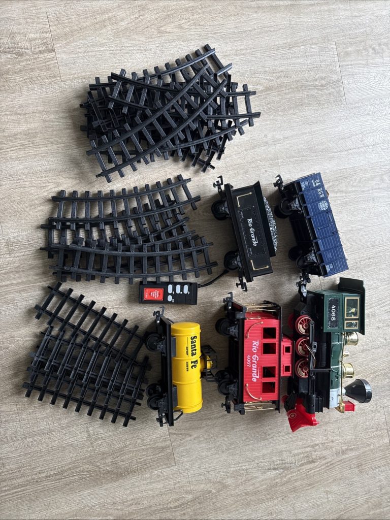 Remote Control TRAIN Coastal Express 33pc G Gauge Train Set EZ TEC 36911