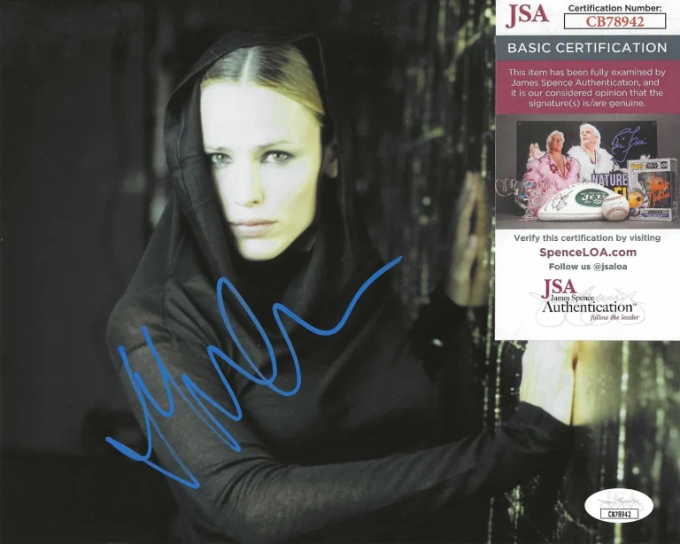 Jennifer Garner Signed 8x10 Photo w/ JSA COA #CB78942 Alias Sydney Bristow