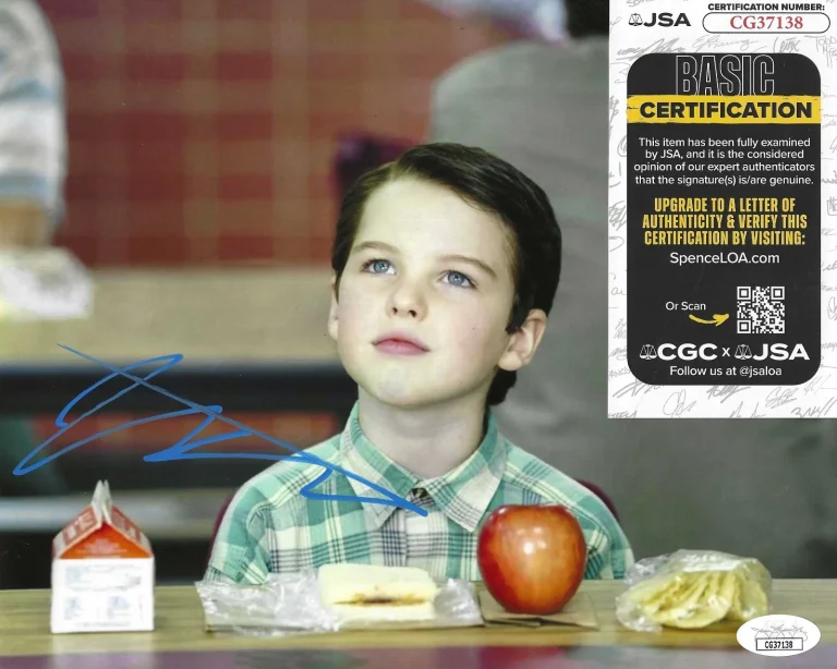 Iain Armitage Signed 8x10 Photo w/ JSA COA #CG37138 Young Sheldon Cooper