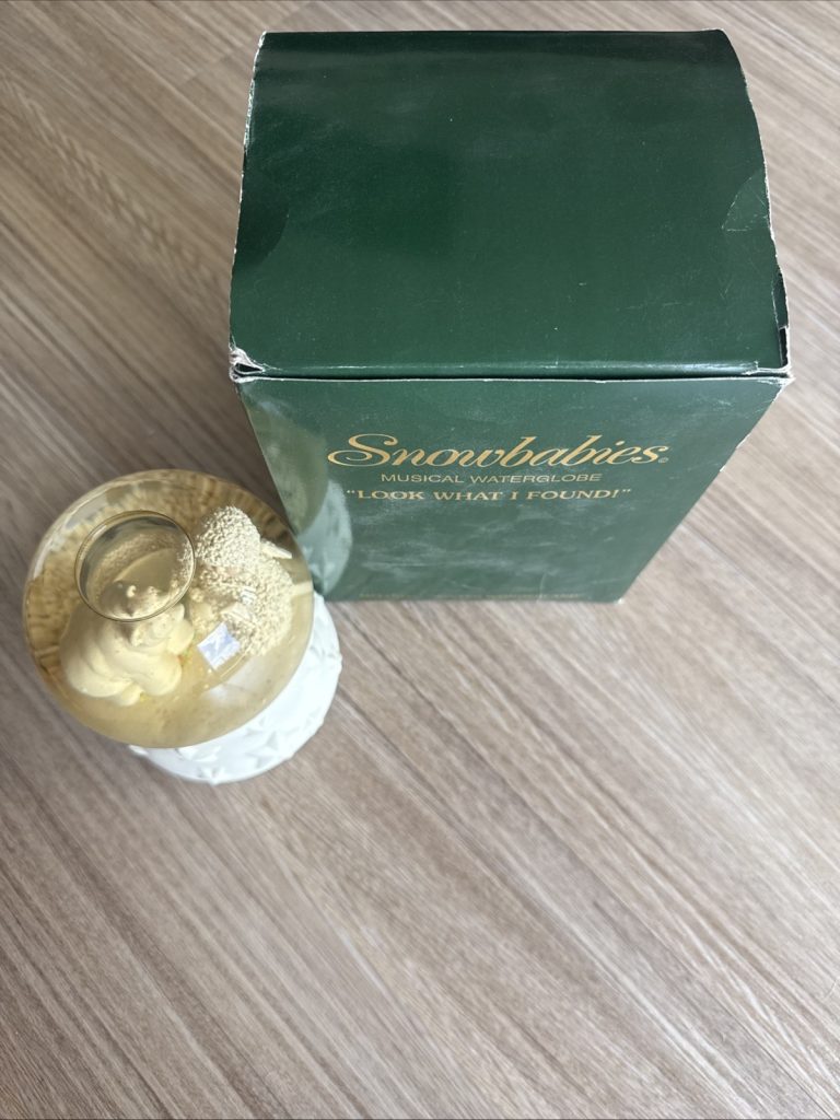 DEPT 56 SNOWBABIES Musical Waterglobe Look What I Found Winter Wonderland 1994