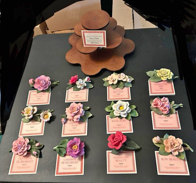 Franklin Mint – The Twelve Months of Roses Porcelain Sculpture Collection