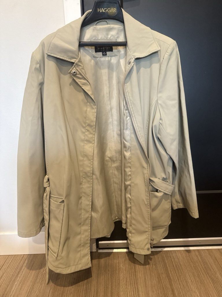 Braetan Women’s Beige Trench Coat Jacket Size 1X Belted Pockets Lightweight