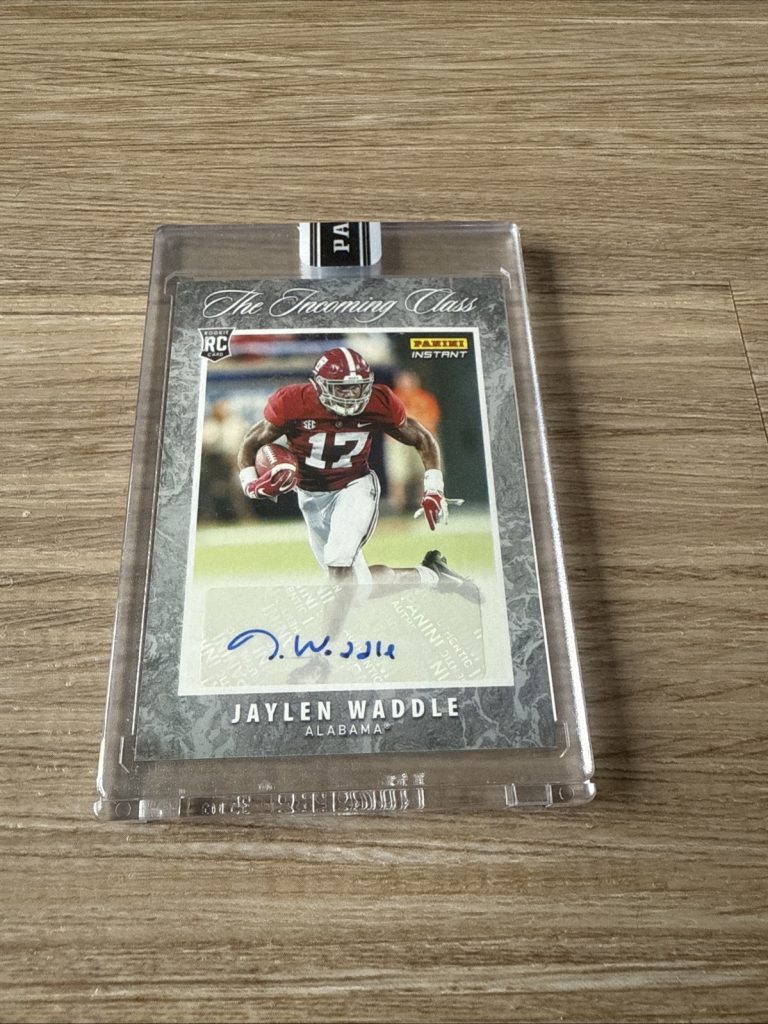 2021 Panini Instant NFL The Incoming Class Jaylen Waddle 47/49 Auto RC Rookie