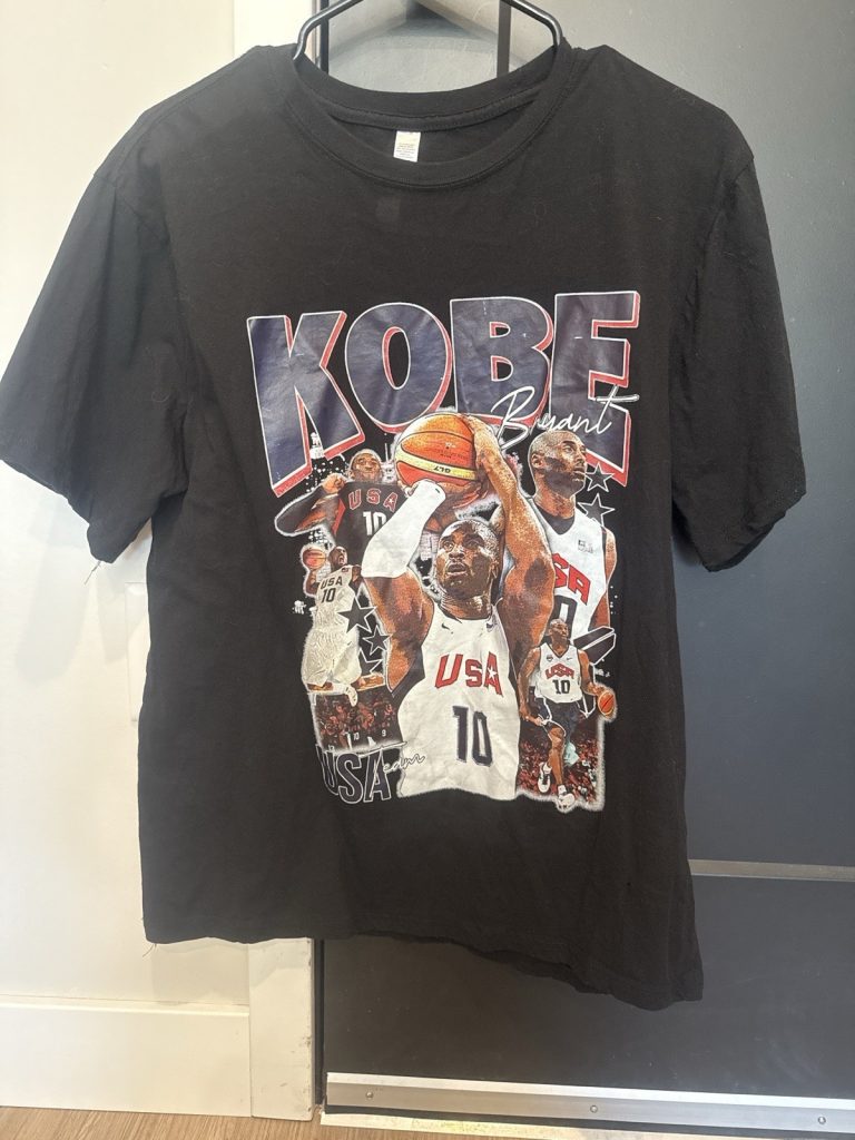 Kobe Bryant “TEAM US” Mens XL Graphic T Shirt Brand New