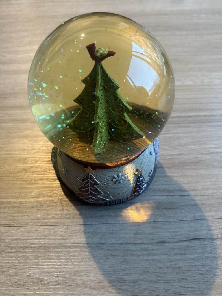 Musical Christmas Snow Globe Tree & Cardinal – Plays “O Christmas Tree”