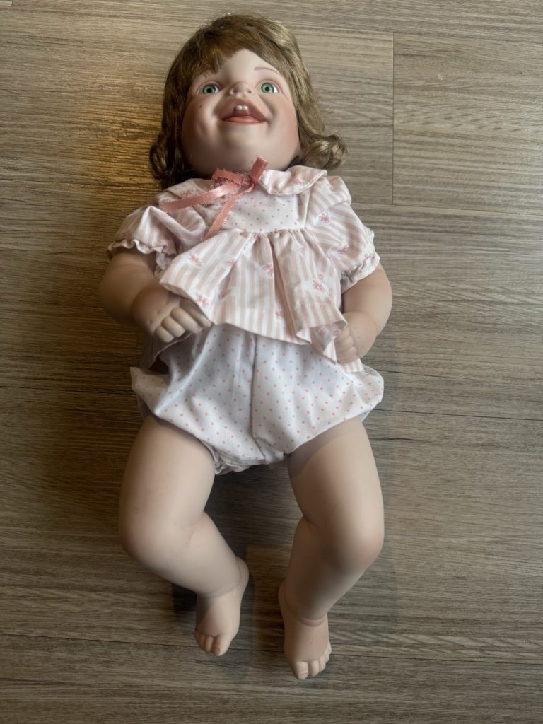 Vintage 1985 The Hamilton Collection “Mellie” Porcelain Doll No. 1580A – 18”
