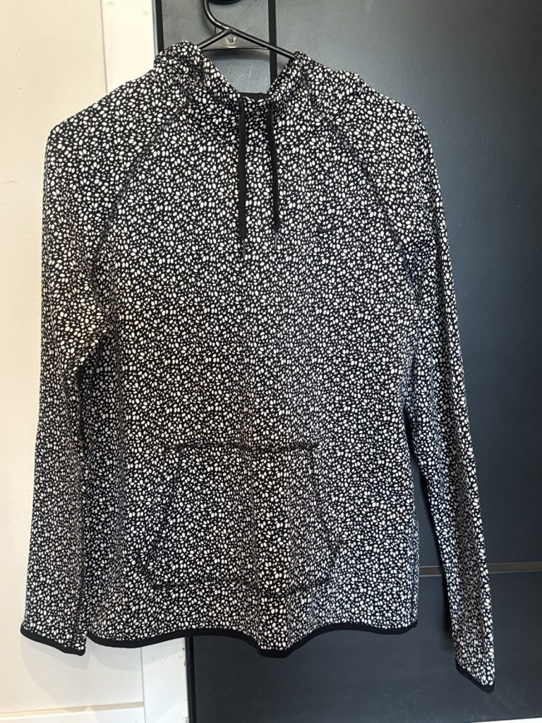 Nike Therma-Fit Women’s Medium Black White Pattern Pullover Hoodie