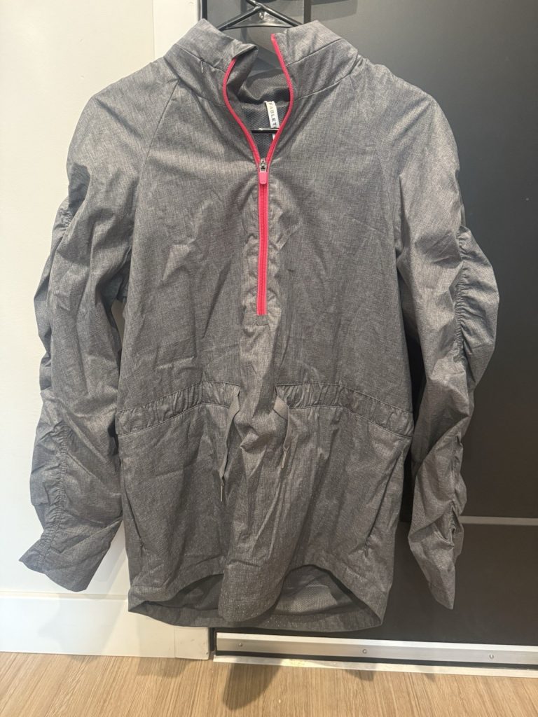 Fabletics Gray Pullover Windbreaker Jacket Women’s M Half Zip Lightweight