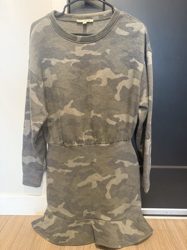 Express One Eleven Women’s Medium Camo Long Sleeve Sweatshirt Dress Casual